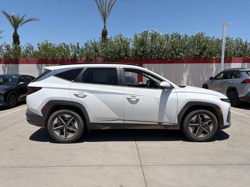 Used 2025 Hyundai Tucson SEL FWD image 3