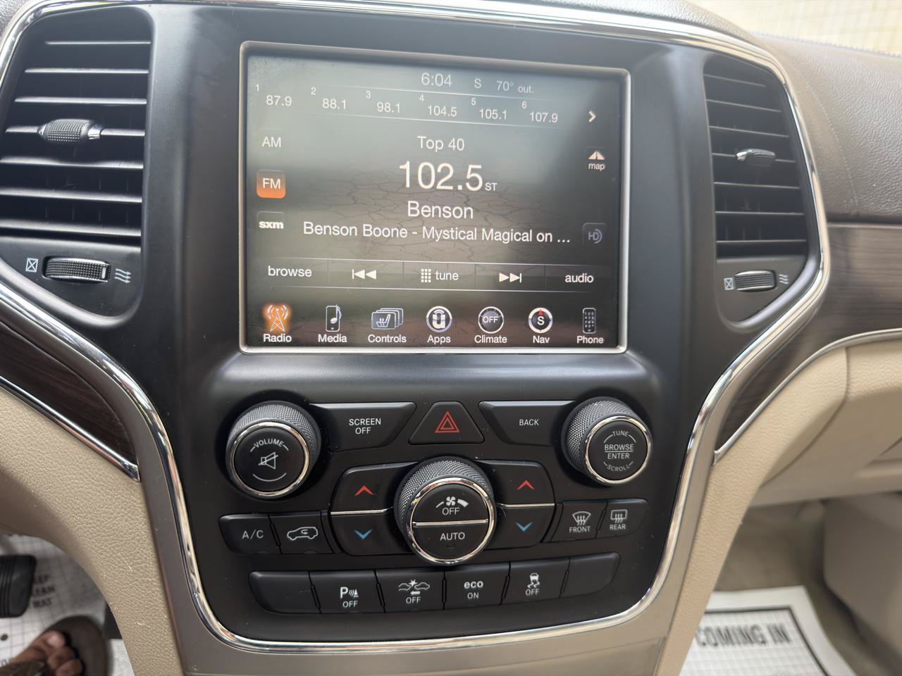 Used 2015 Jeep Grand Cherokee Overland w/ Advanced Technology Group AWD/4WD image 20