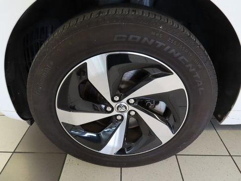 Used 2024 Jaguar F-PACE R-Dynamic S image 15