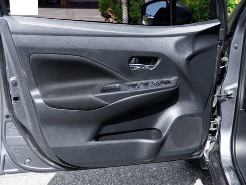 Used 2021 Nissan Versa SV image 14