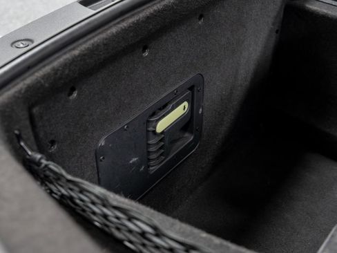 Used 2017 Audi R8 V10 plus w/ Full Leather Package image 64