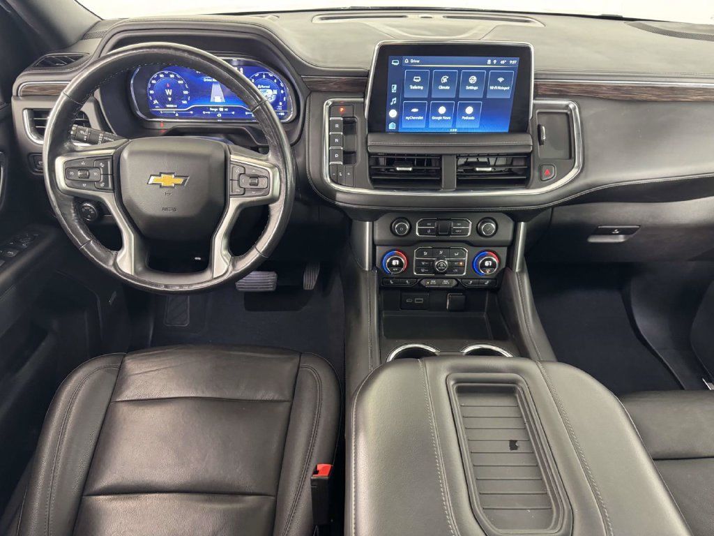 Used 2022 Chevrolet Suburban LT w/ LT Signature Package AWD/4WD image 5