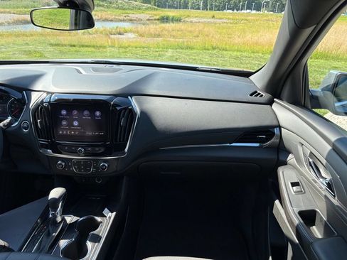 Used 2023 Chevrolet Traverse LT FWD image 33