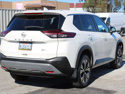 Used 2023 Nissan Rogue SV FWD image 5
