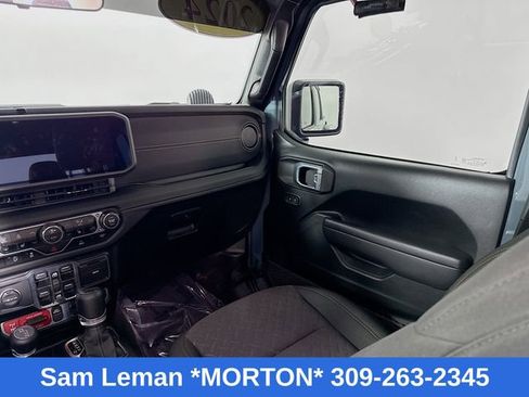 Used 2024 Jeep Gladiator Mojave w/ Convenience Group image 22