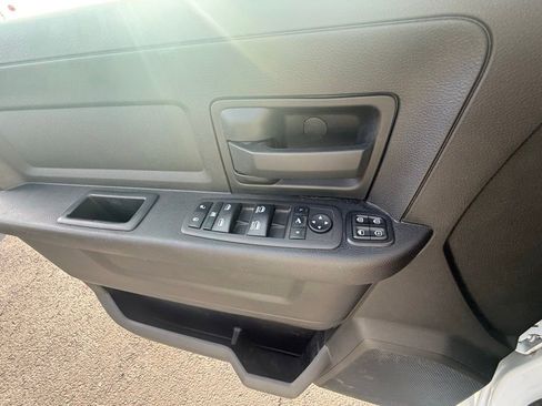 Used 2024 RAM 2500 Tradesman w/ Chrome Appearance Group image 24