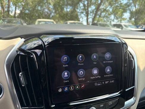 Used 2023 Chevrolet Traverse Premier AWD/4WD image 10