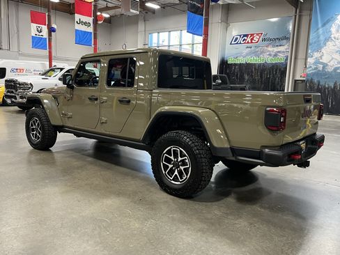 Certified 2025 Jeep Gladiator Rubicon AWD/4WD image 3