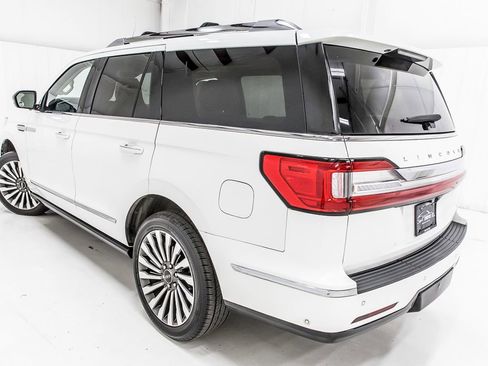 Used 2021 Lincoln Navigator Reserve w/ Luxury Package RWD image 6