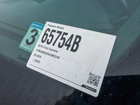 Used 2019 Ford Explorer XLT image 19