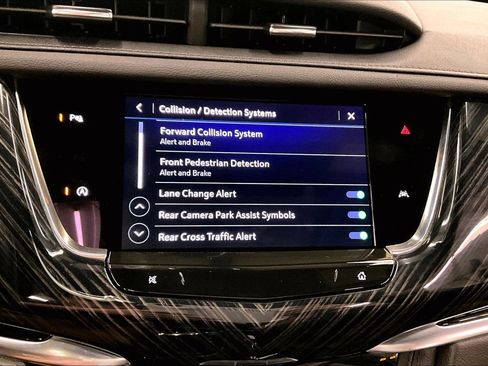 Used 2025 Cadillac XT6 Premium Luxury FWD image 37