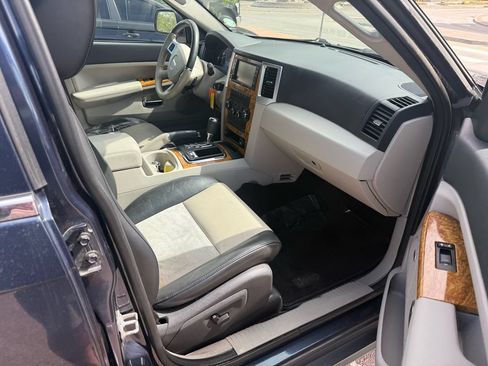 Used 2009 Jeep Grand Cherokee Limited w/ Trailer Tow Group IV AWD/4WD image 27