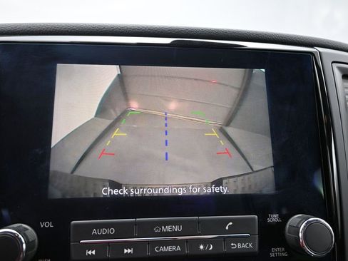 Used 2024 Nissan Titan SV w/ SV Convenience Package image 15