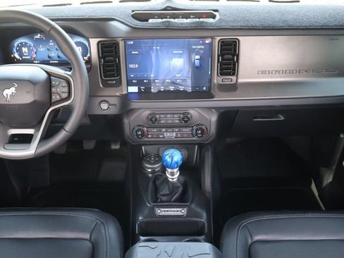 Used 2025 Ford Bronco Badlands AWD/4WD image 18
