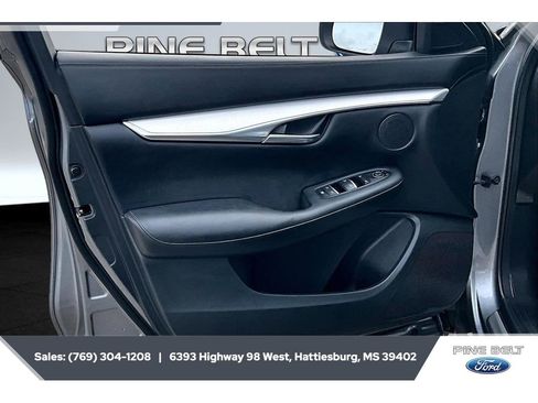 Used 2021 INFINITI QX50 Luxe w/ Appearance Package FWD image 17