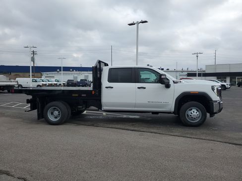 New 2025 GMC Sierra 3500 Pro w/ Convenience Package image 3