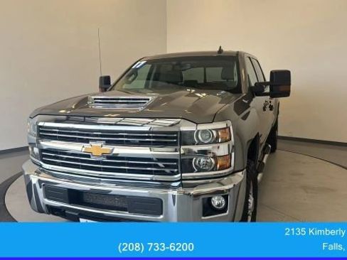 Used 2017 Chevrolet Silverado 2500 LT w/ LT Convenience Package AWD/4WD image 4
