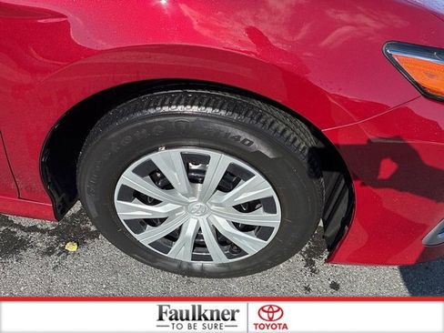 Certified 2022 Toyota Camry LE image 18