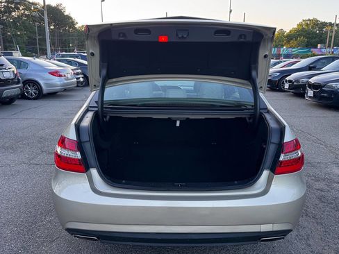 Used 2010 Mercedes-Benz E 350 4MATIC Sedan image 18