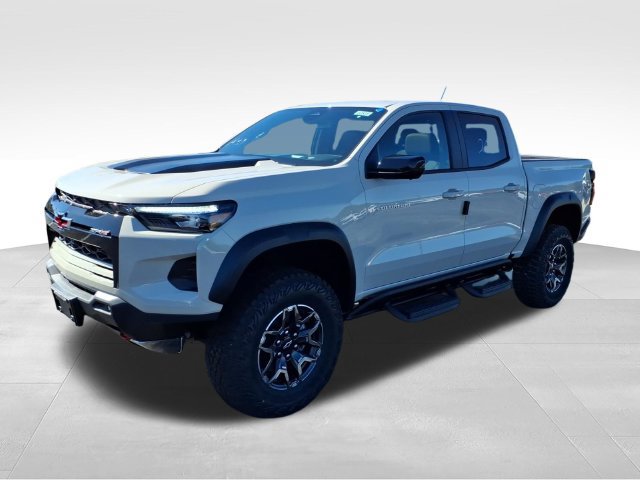 New 2026 Chevrolet Colorado ZR2 w/ Technology Package AWD/4WD image 4