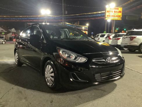 Used 2014 Hyundai Accent GLS image 1