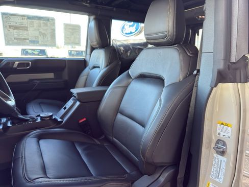 New 2025 Ford Bronco Badlands image 16