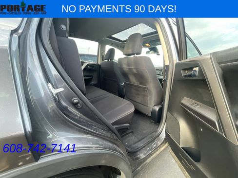 Used 2017 Toyota RAV4 XLE AWD/4WD image 28