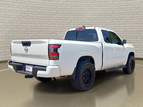 Certified 2025 Nissan Frontier SV w/ SV Convenience Package RWD image 5