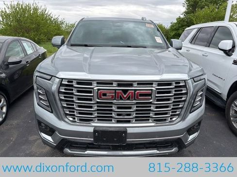 Used 2025 GMC Yukon XL Denali AWD/4WD image 9