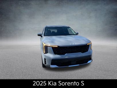 New 2025 Kia Sorento S