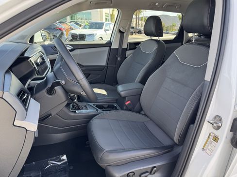Used 2023 Volkswagen Taos SE w/ Panoramic Sunroof Package FWD image 14