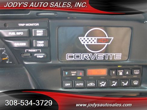 Used 1996 Chevrolet Corvette Convertible RWD image 12