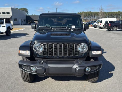 New 2025 Jeep Gladiator Sport image 2