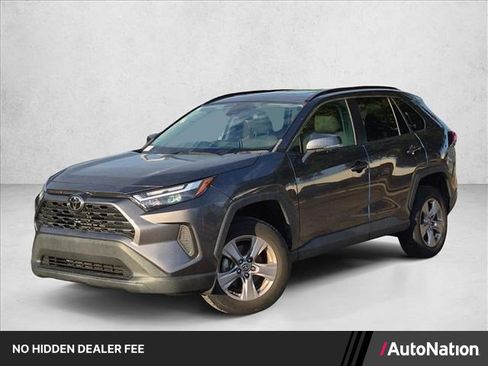 Used 2022 Toyota RAV4 XLE w/ Convenience Package FWD image 1