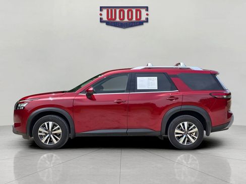 Used 2025 Nissan Pathfinder SL AWD/4WD image 4