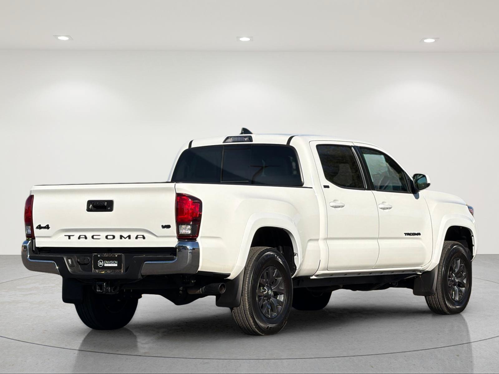 Used 2022 Toyota Tacoma SR5 AWD/4WD image 5
