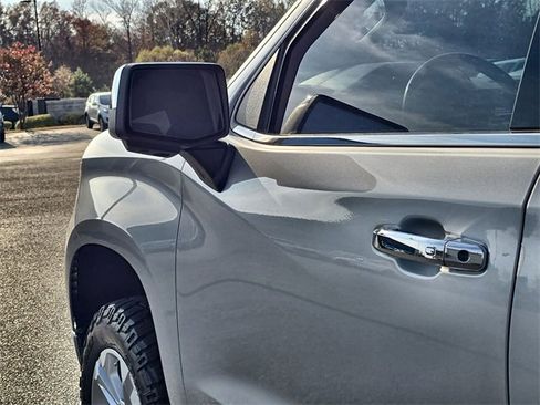Used 2022 Chevrolet Silverado 1500 LTZ w/ LTZ Premium Package image 11