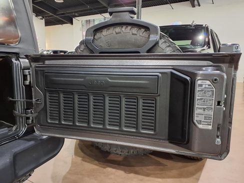 Used 2021 Jeep Wrangler Willys image 19