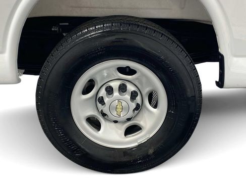 Used 2025 Chevrolet Express 2500 w/ Driver Convenience Package RWD image 9