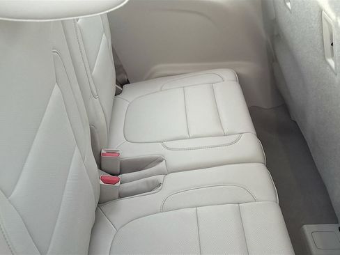 Used 2020 GMC Acadia Denali w/ Technology Package AWD/4WD image 29