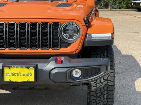 New 2025 Jeep Gladiator Rubicon w/ Convenience Group image 8