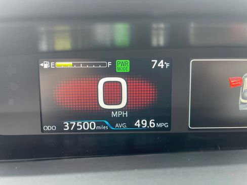 Used 2021 Toyota Prius LE FWD image 6