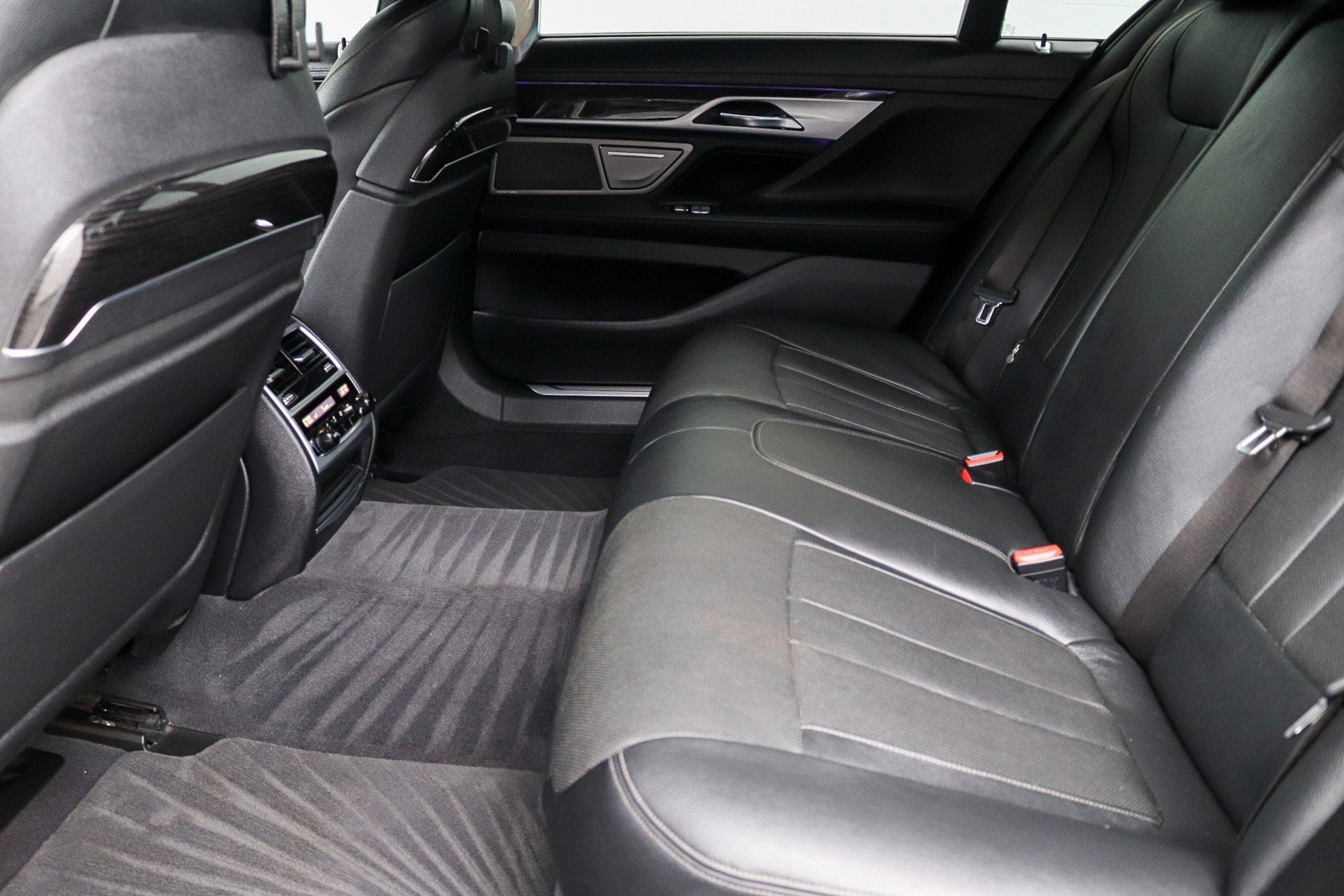 Used 2017 BMW 740i RWD image 23