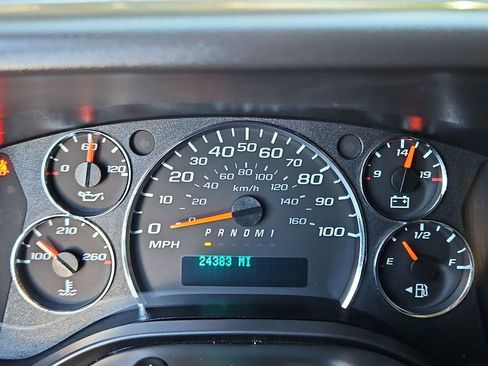 Used 2024 Chevrolet Express 2500 image 12
