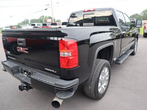 Used 2019 GMC Sierra 2500 Denali w/ Duramax Plus Package AWD/4WD image 5