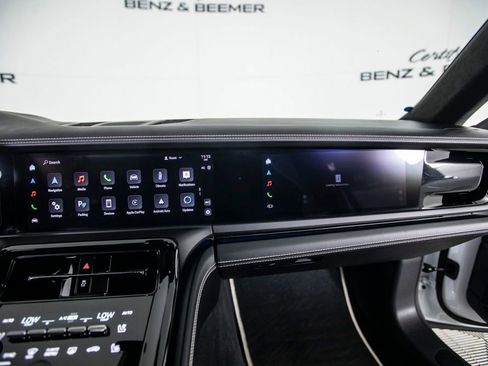 Used 2025 Porsche Panamera image 26
