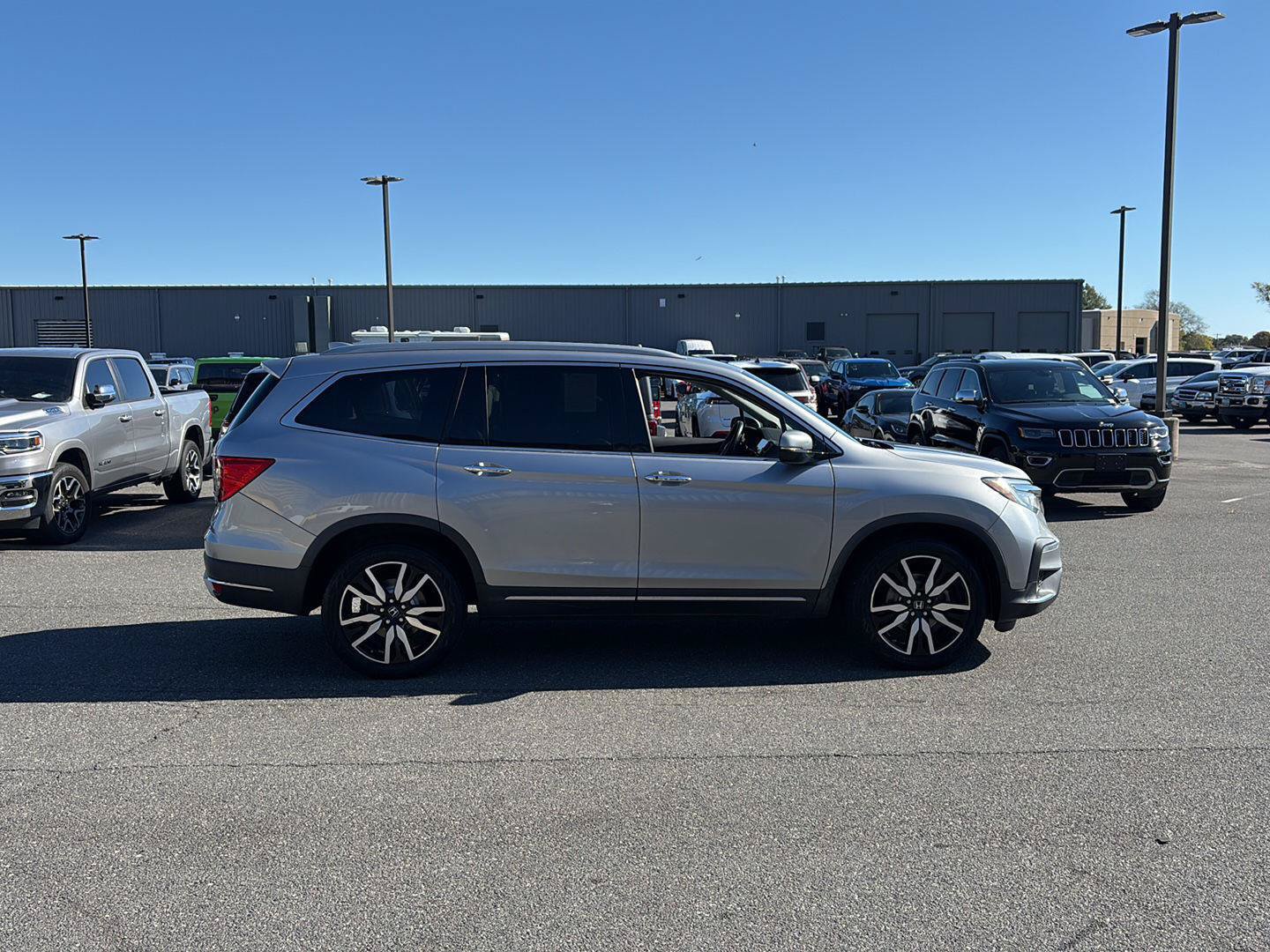 Used 2020 Honda Pilot Touring image 7