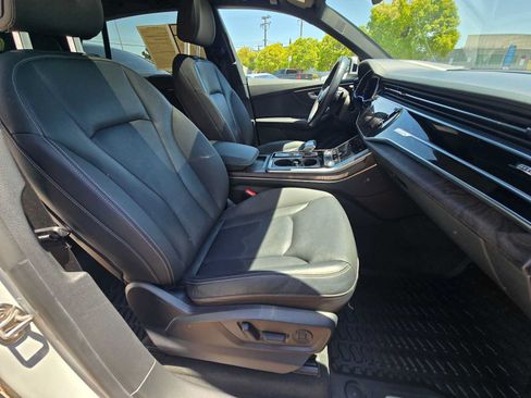 Used 2021 Audi Q8 Prestige w/ Prestige Package AWD/4WD image 9