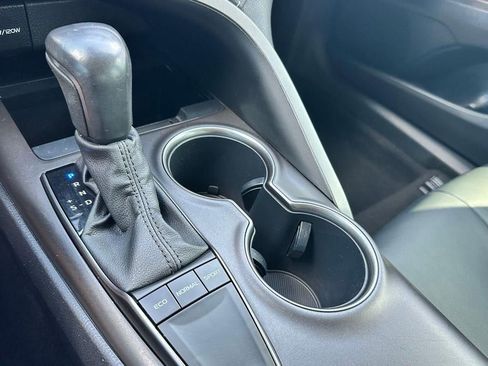 Used 2023 Toyota Camry SE image 14