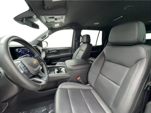 Used 2025 Chevrolet Tahoe LT AWD/4WD image 18